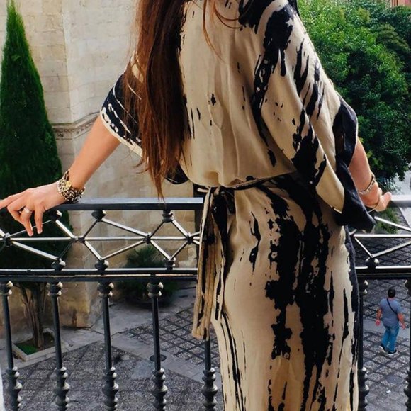 ⭐NEW, CHIC**- Abstract Print Slit Kimono With Belt | OFFERS WELCOME - Picture 2 of 8